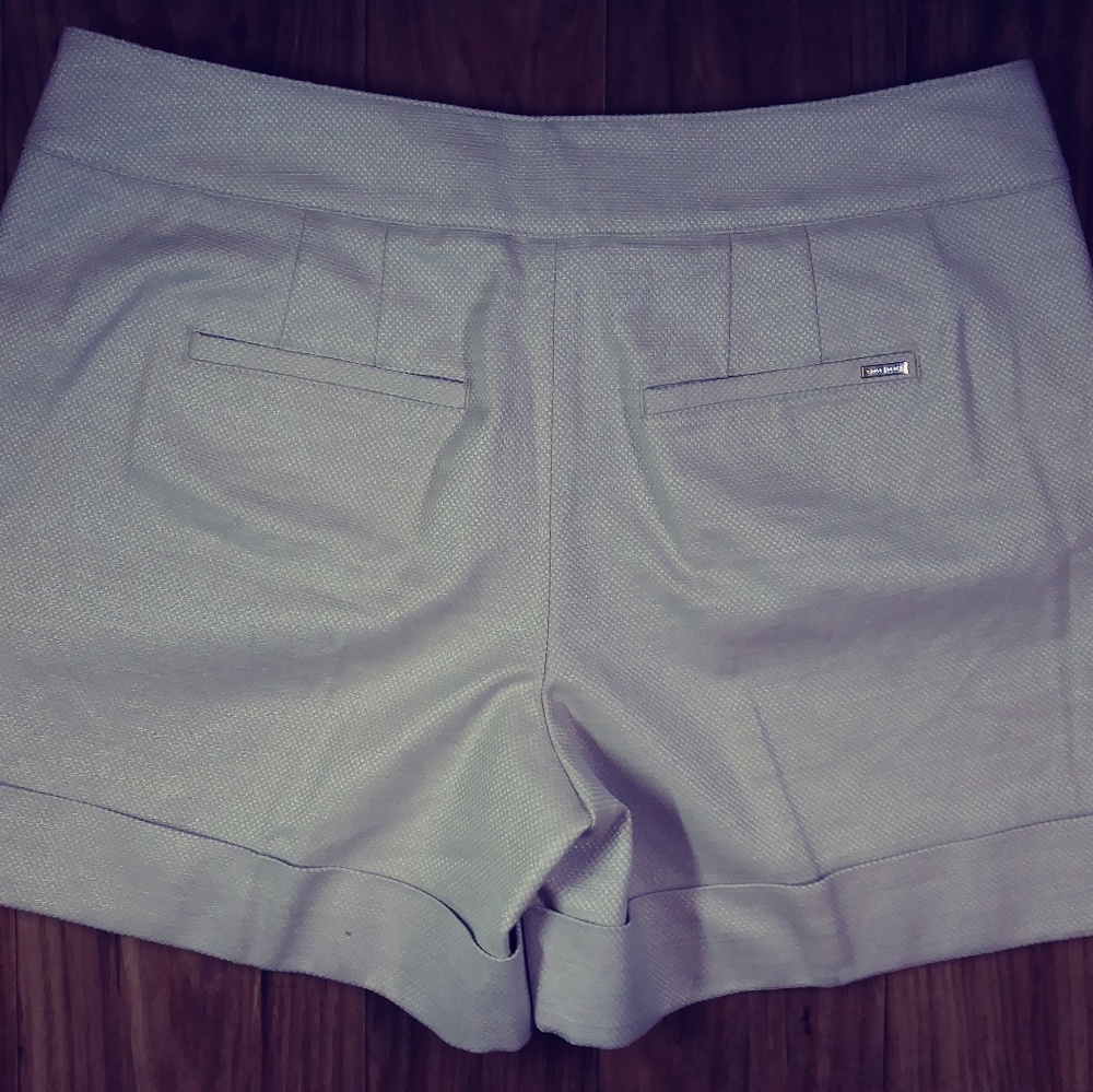 Shorts - Picture 3 of 6